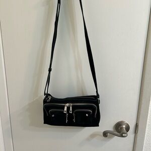 Nunoo Black Leather Shoulder Bag